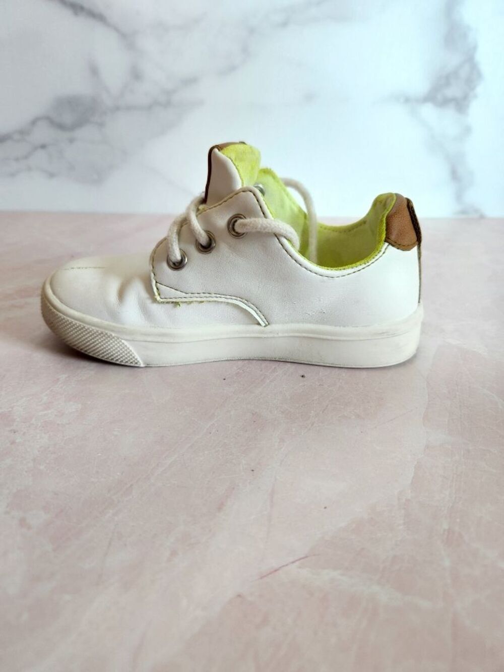 H&M toddler size 9 unisex low cut fashion sneaker white brown leather accent lac